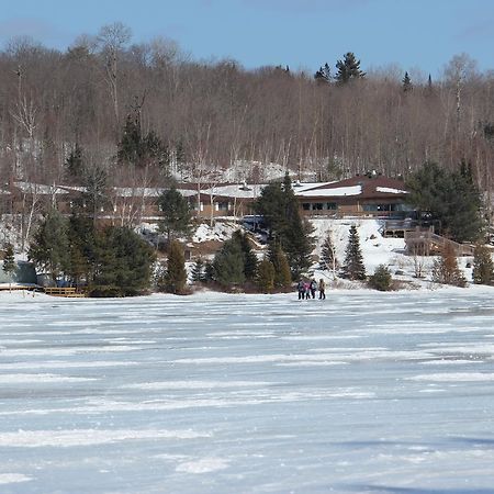 Dunlop Lake Lodge Elliot Lake Bagian luar foto